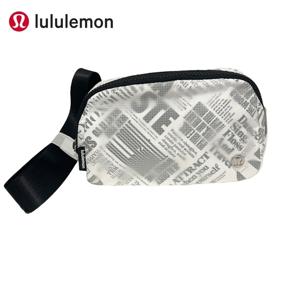73 | Lululemon Everywhere Belt Bag 1L Manifesto Print - Picture 1 of 4